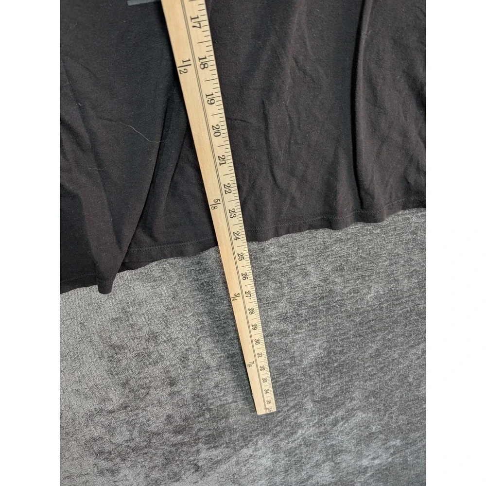 Guess Los Angeles Mens XL V-Neck T-Shirt Black Graphic Roman Numeral 1981 Cotton - Picture 4 of 6